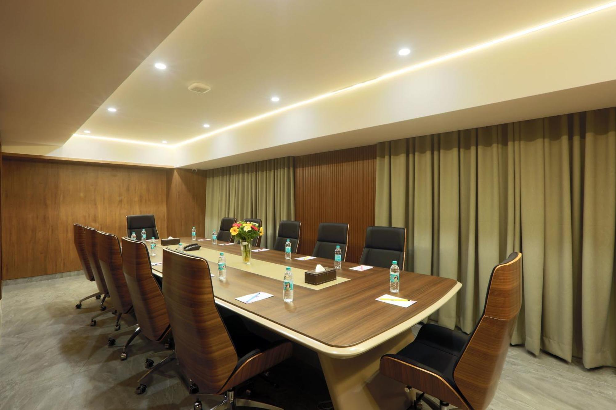 Hotel Sterling Plaza- Bangalore International Airport Dod Jala Exterior photo
